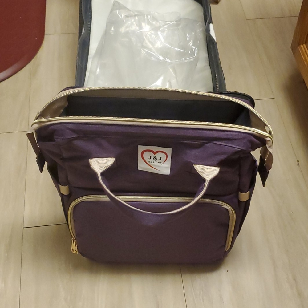 Baby traveling back pack with 🛌 bed